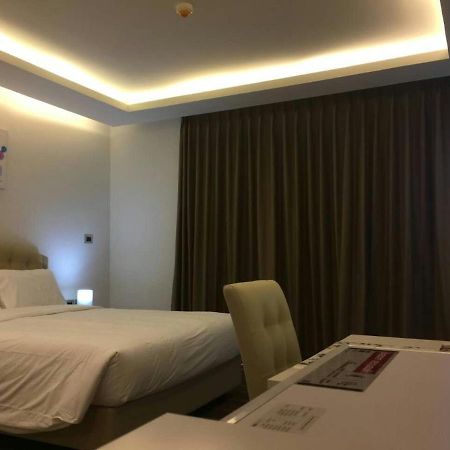 The Peak Towers Appartement Pattaya Buitenkant foto