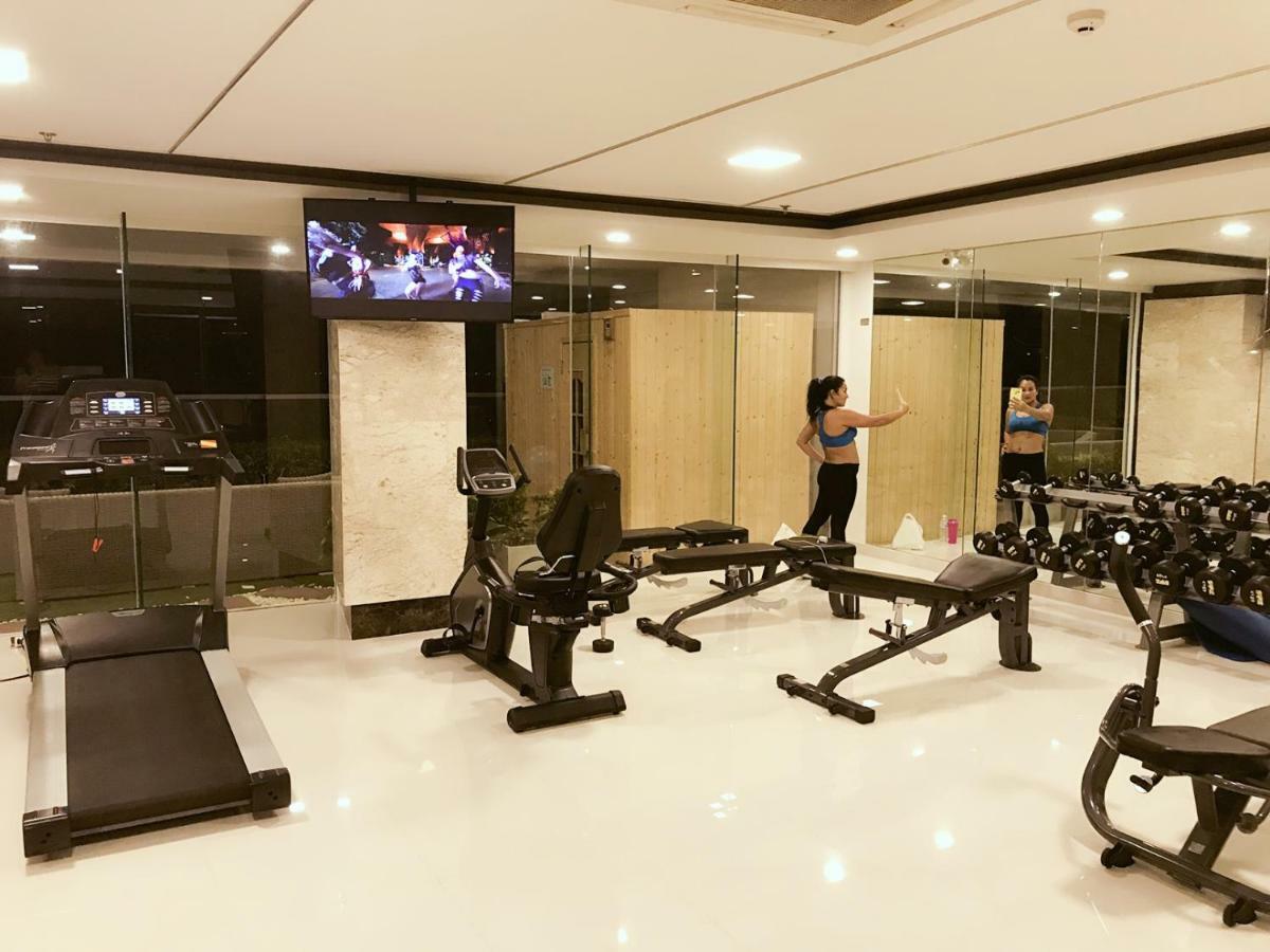 The Peak Towers Appartement Pattaya Buitenkant foto