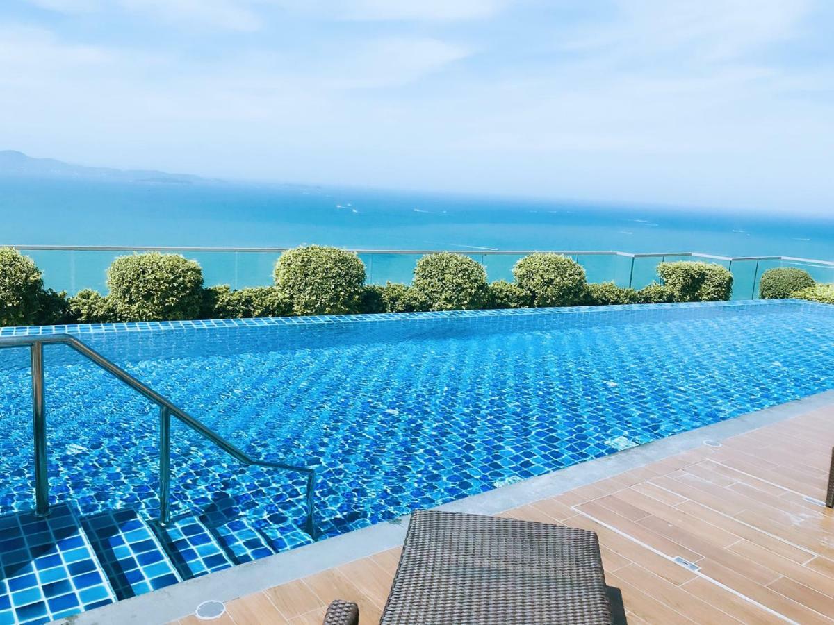 The Peak Towers Appartement Pattaya Buitenkant foto