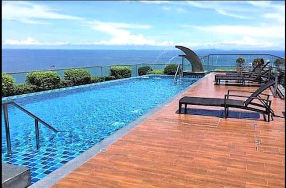 The Peak Towers Appartement Pattaya Buitenkant foto