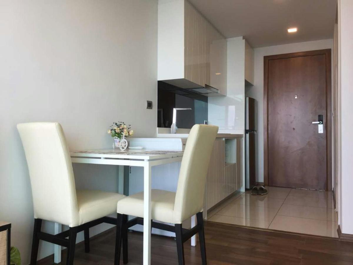 The Peak Towers Appartement Pattaya Buitenkant foto